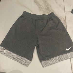 Boys size 7 grey Nike shorts